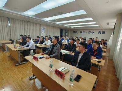 浙江多元纺织科技召开两周一标杆第三期拓展区总结会